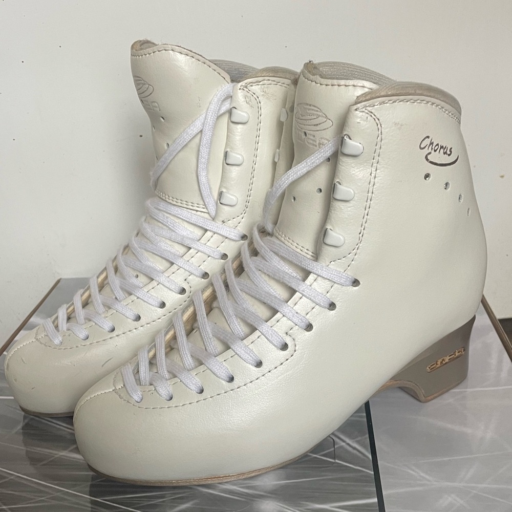 Edea chorus size 245